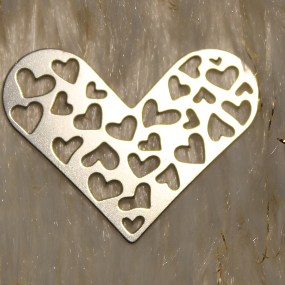 Heart shaped floating face plate